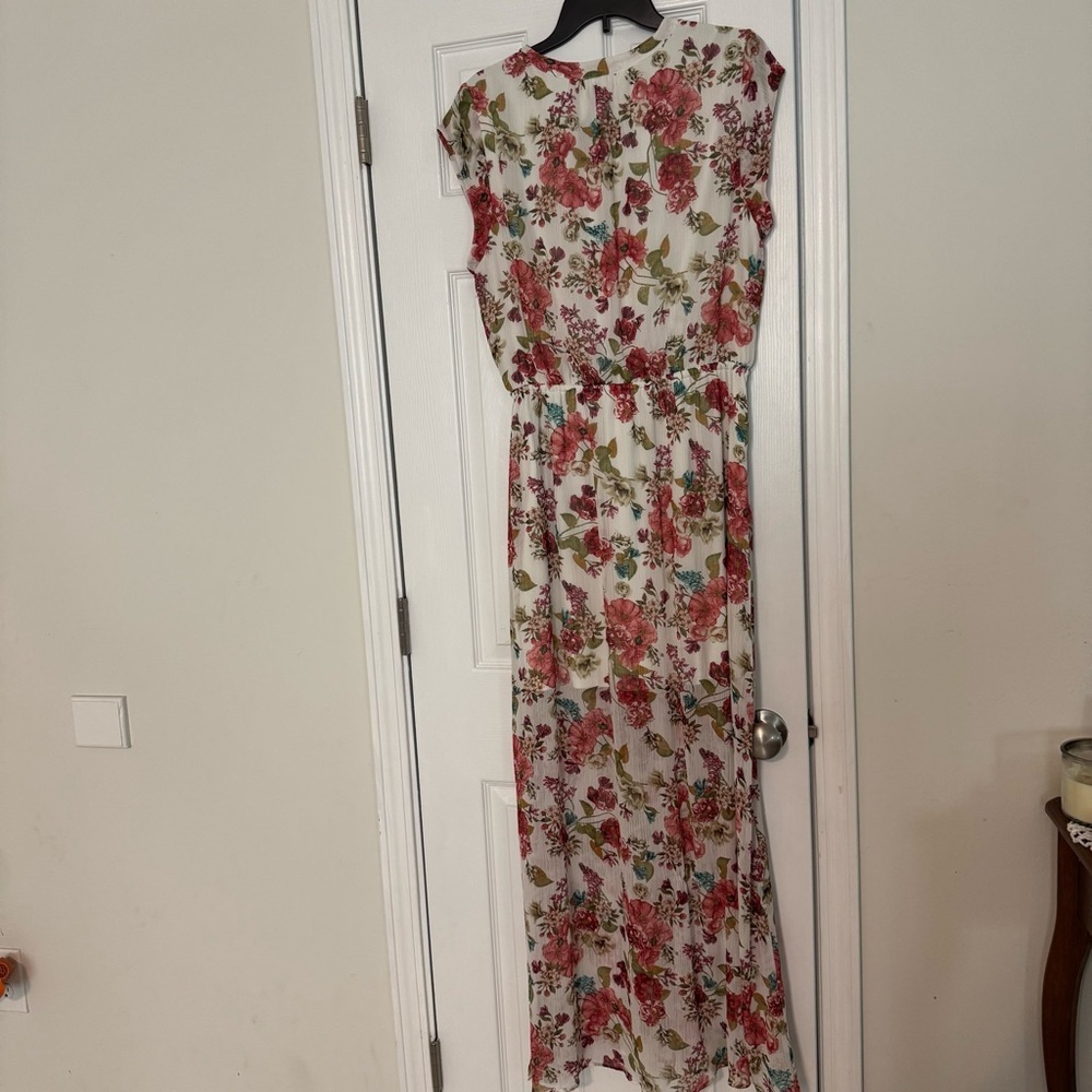 DR2 Multicolor Floral‎ Maxi Dress - Picture 3 of 6